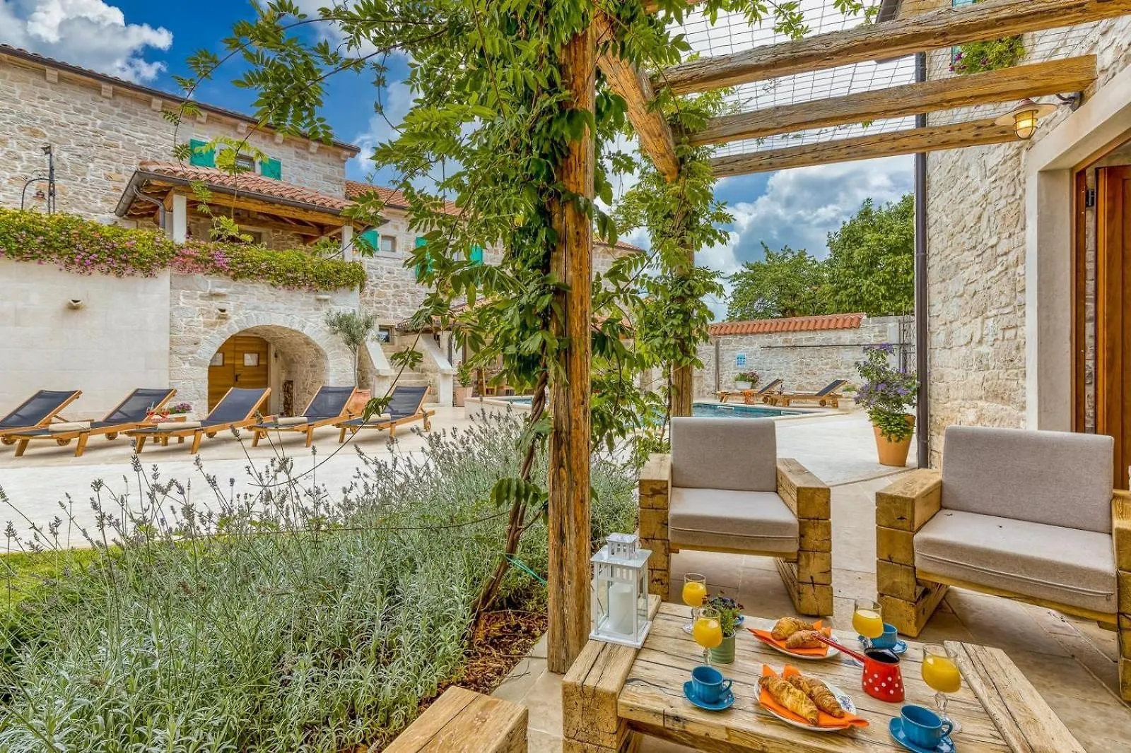 Rustic Villa Kata With Outdoor Pool In Sveti Lovrec Selina