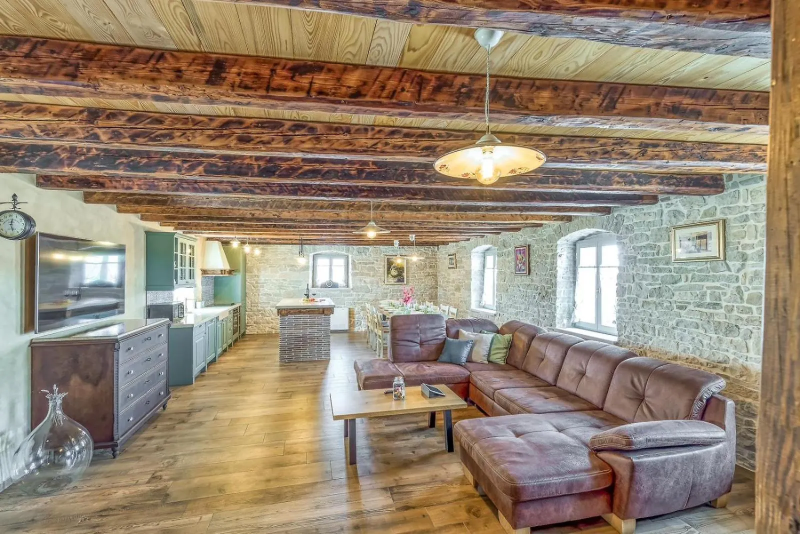 Rustic Villa Kata With Outdoor Pool In Sveti Lovrec Selina
